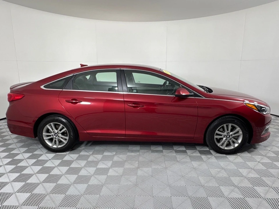2015 Hyundai Sonata - Image 4 of 12
