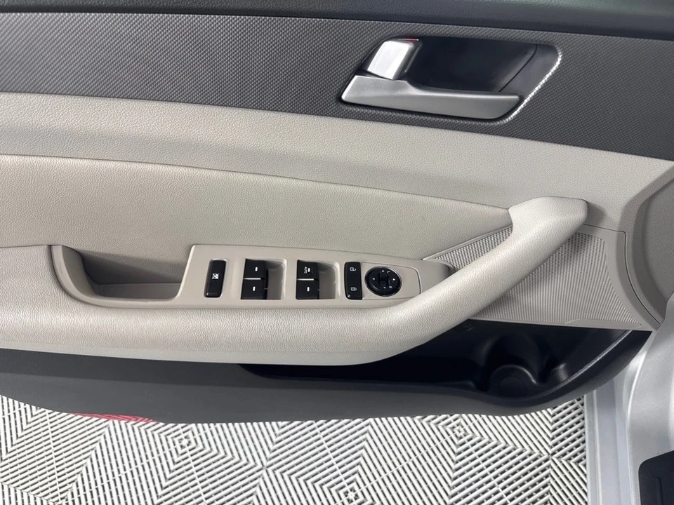 2015 Hyundai Sonata - Image 11 of 12