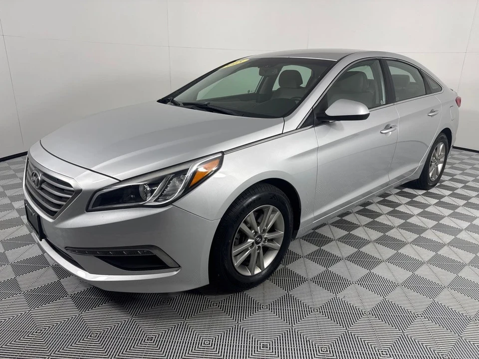 2015 Hyundai Sonata - Image 8 of 12