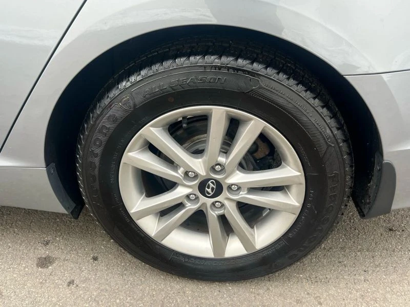 2015 Hyundai Sonata - Image 10 of 12