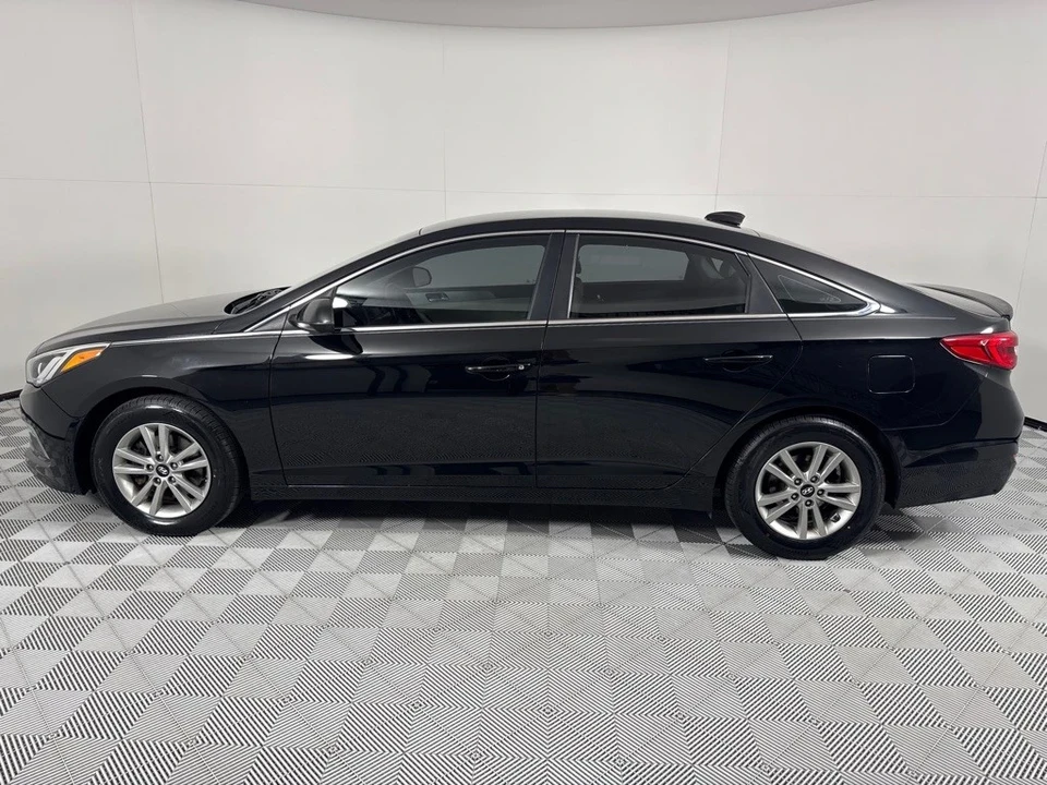 2015 Hyundai Sonata - Image 9 of 12