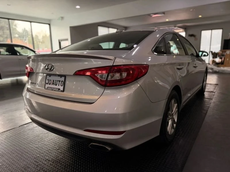2015 Hyundai Sonata - Image 9 of 20
