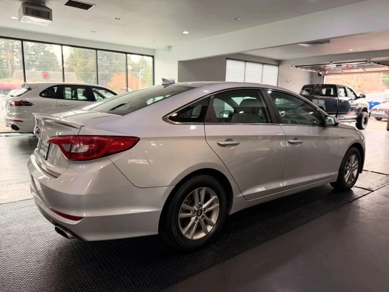 2015 Hyundai Sonata - Image 10 of 20
