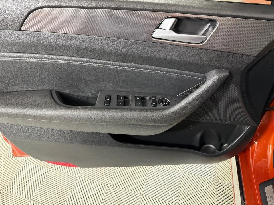 2015 Hyundai Sonata - Image 10 of 12