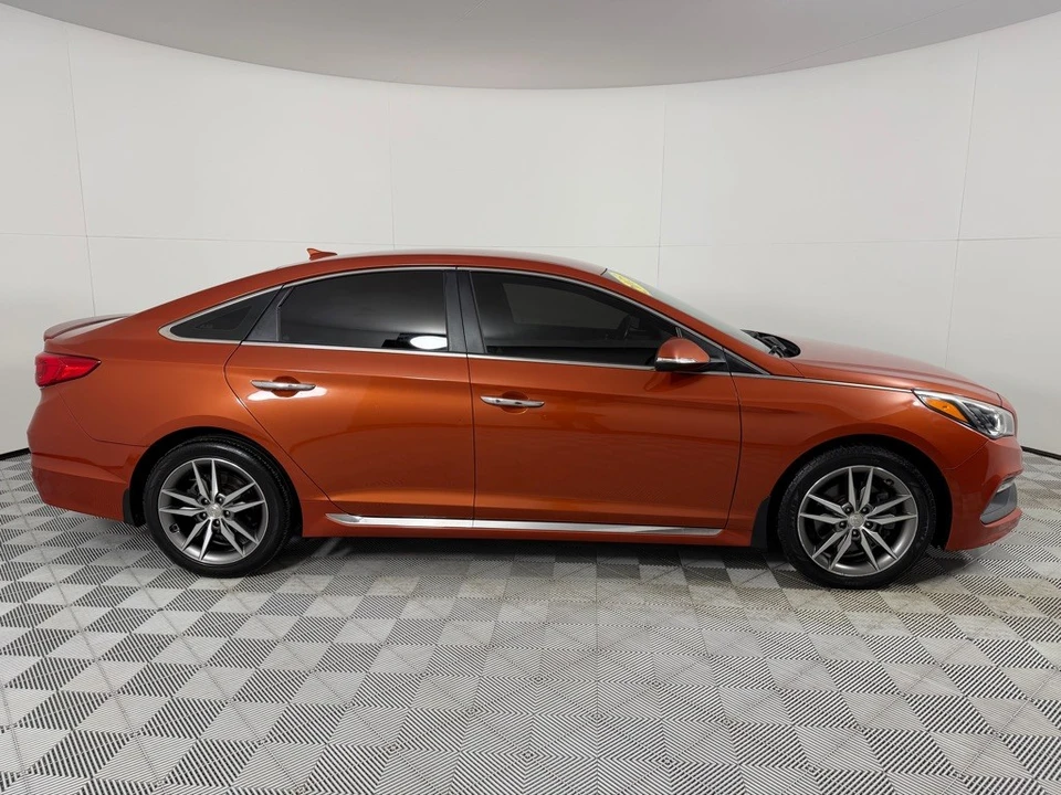 2015 Hyundai Sonata - Image 4 of 12