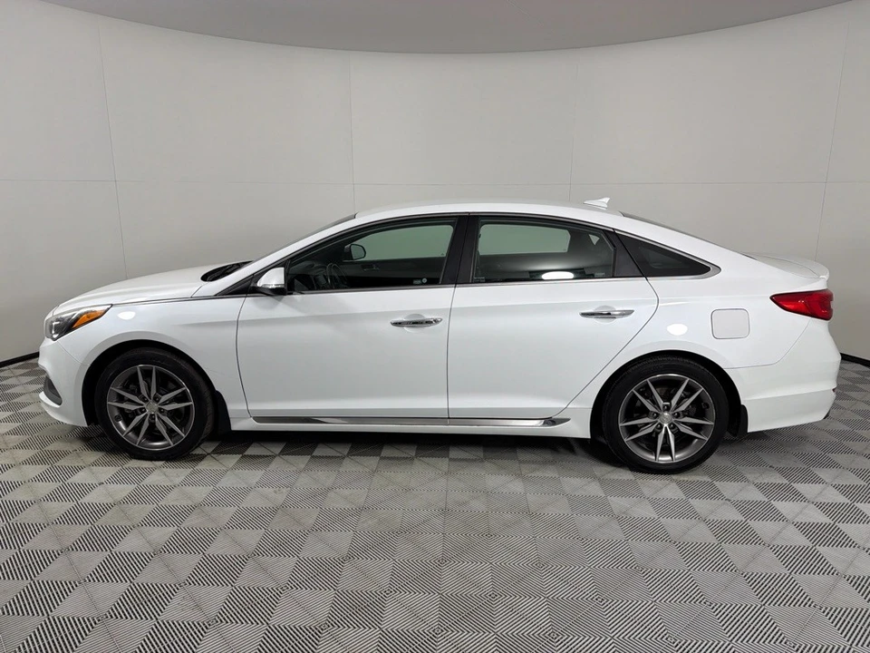 2015 Hyundai Sonata - Image 8 of 12