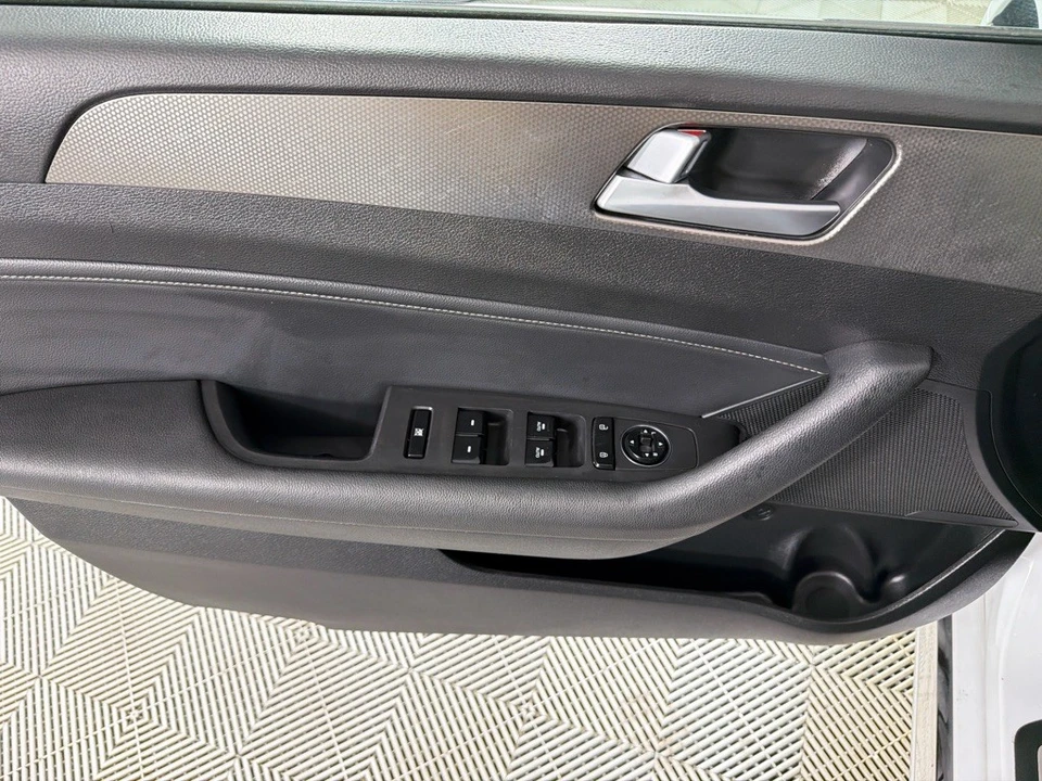 2015 Hyundai Sonata - Image 11 of 12