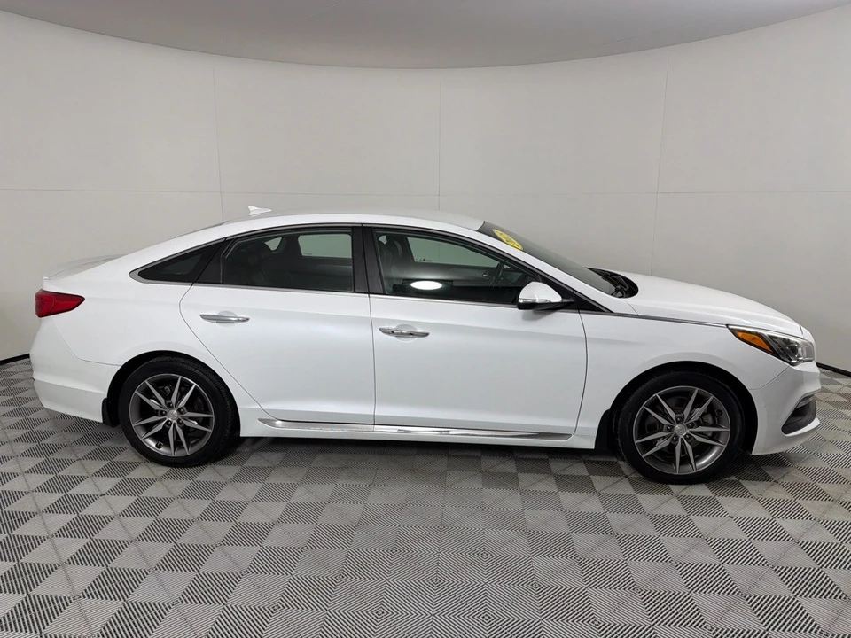 2015 Hyundai Sonata - Image 4 of 12