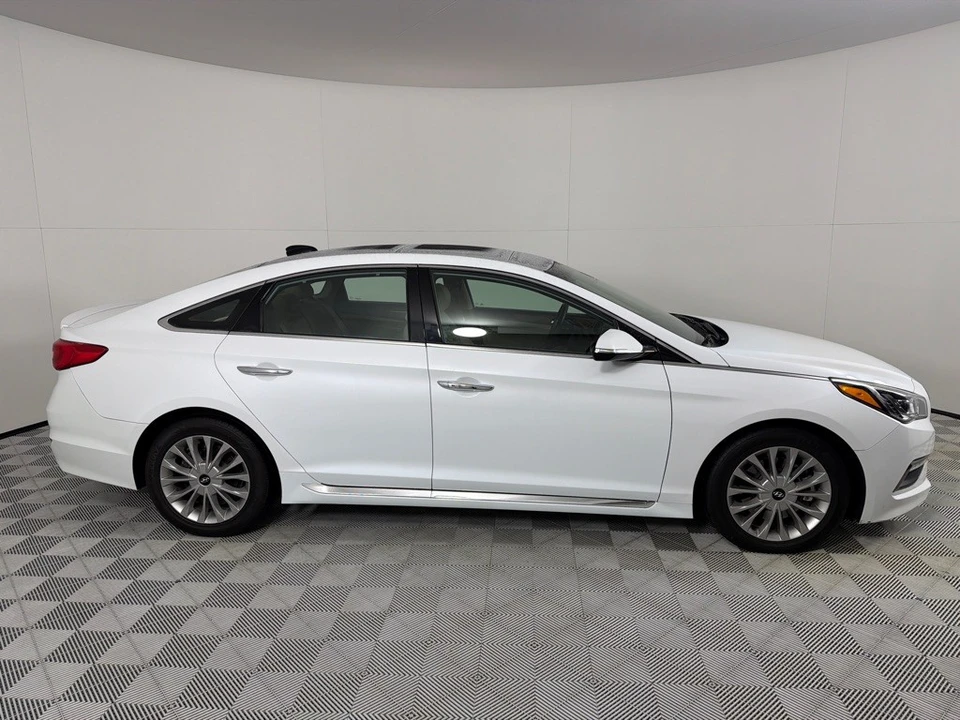 2015 Hyundai Sonata - Image 4 of 12