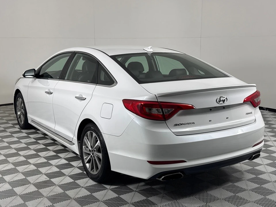 2015 Hyundai Sonata - Image 7 of 12