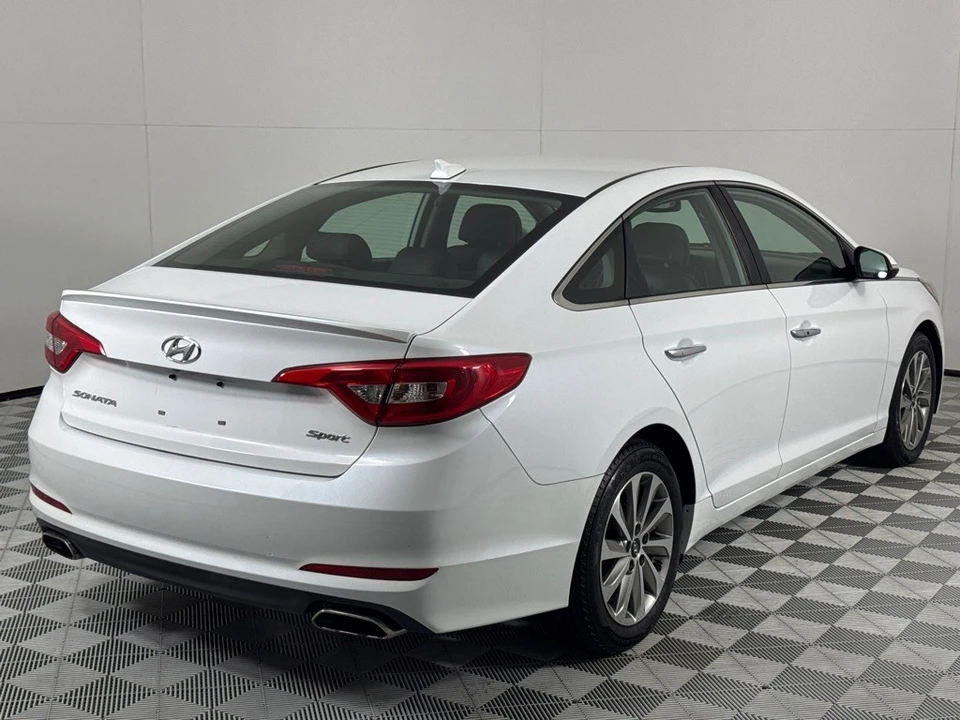 2015 Hyundai Sonata - Image 5 of 12