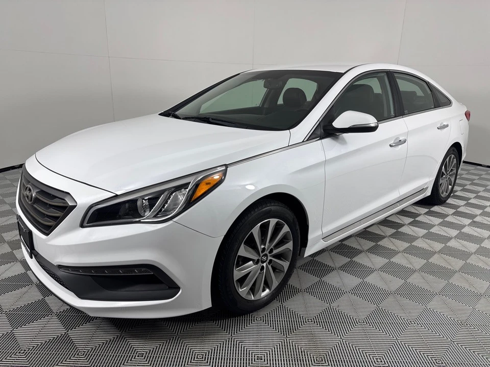 2015 Hyundai Sonata - Image 10 of 12