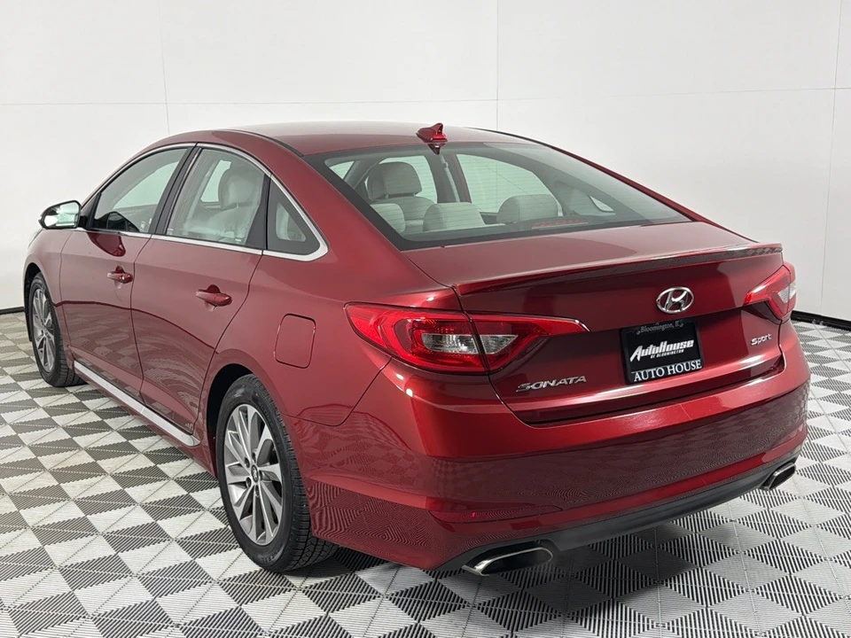 2015 Hyundai Sonata - Image 7 of 12