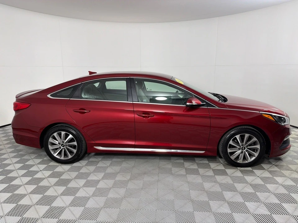 2015 Hyundai Sonata - Image 4 of 12