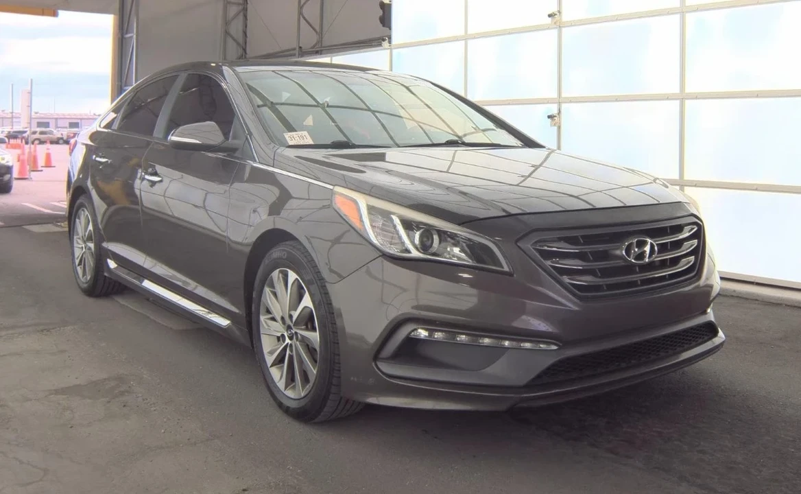 2015 Hyundai Sonata - Image 4 of 10