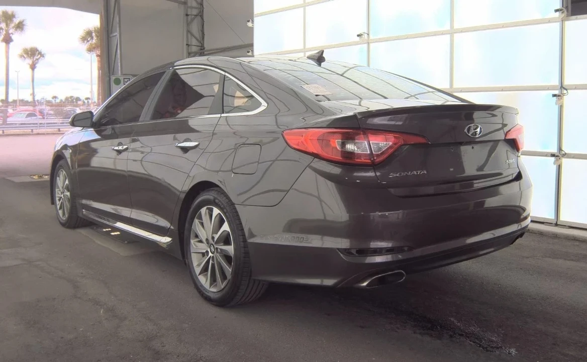 2015 Hyundai Sonata - Image 6 of 10