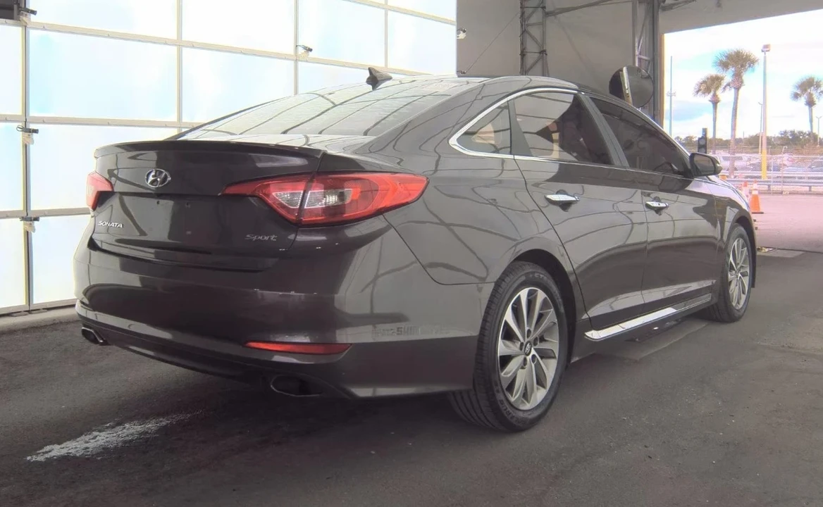 2015 Hyundai Sonata - Image 5 of 10