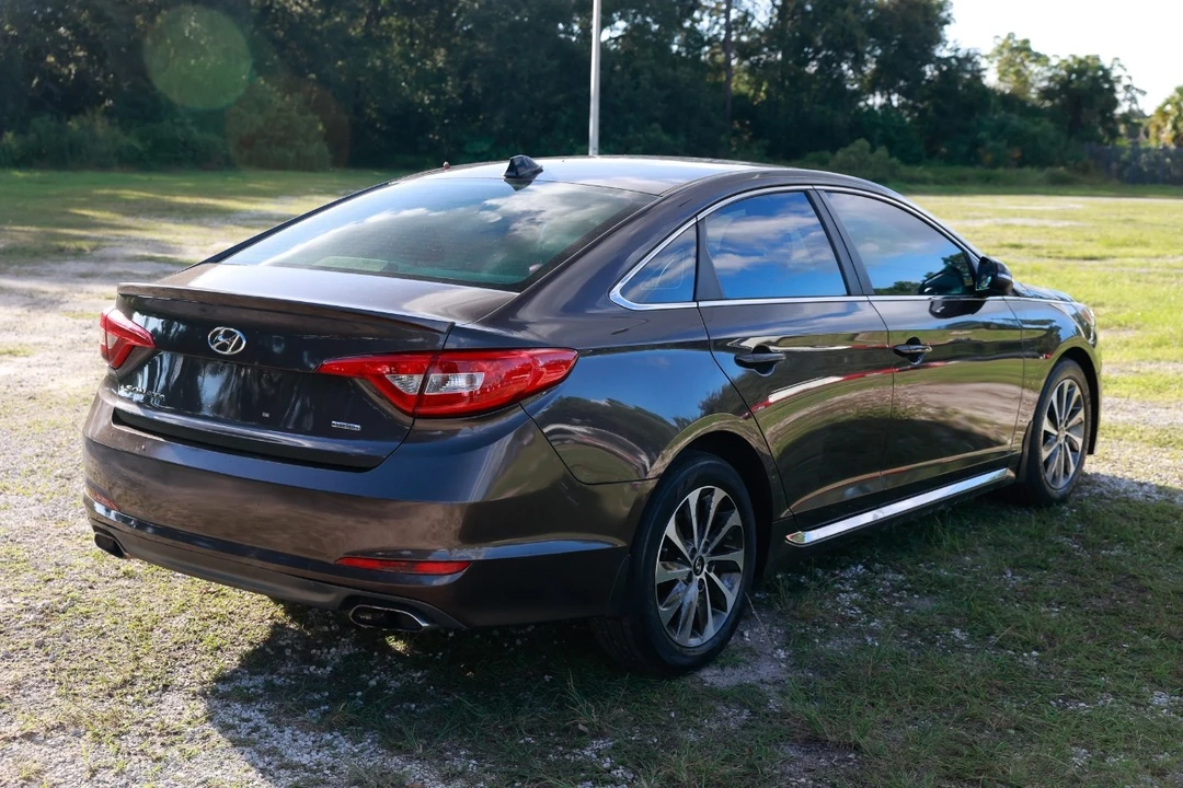 2015 Hyundai Sonata - Image 11 of 12