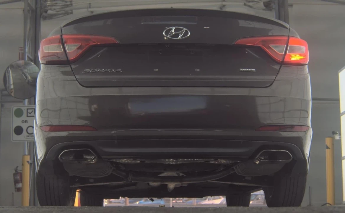 2015 Hyundai Sonata - Image 4 of 12