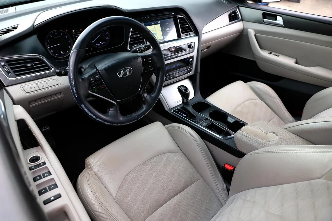 2015 Hyundai Sonata - Image 4 of 12