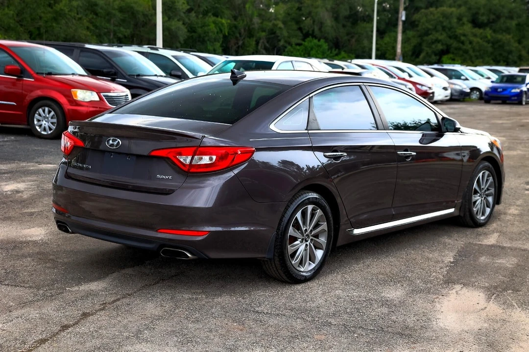 2015 Hyundai Sonata - Image 11 of 12
