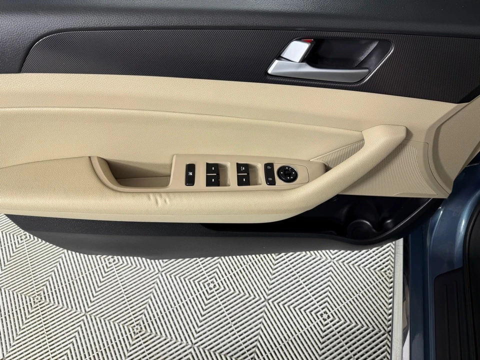 2015 Hyundai Sonata - Image 10 of 12