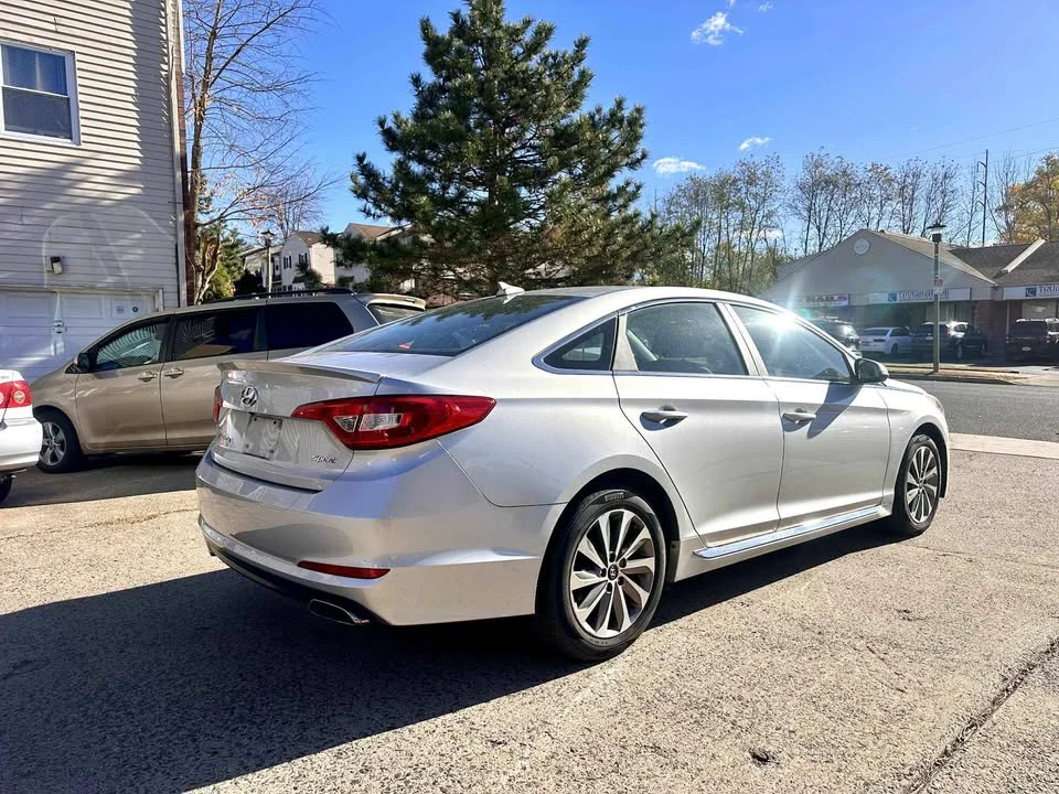 2015 Hyundai Sonata - Image 6 of 10