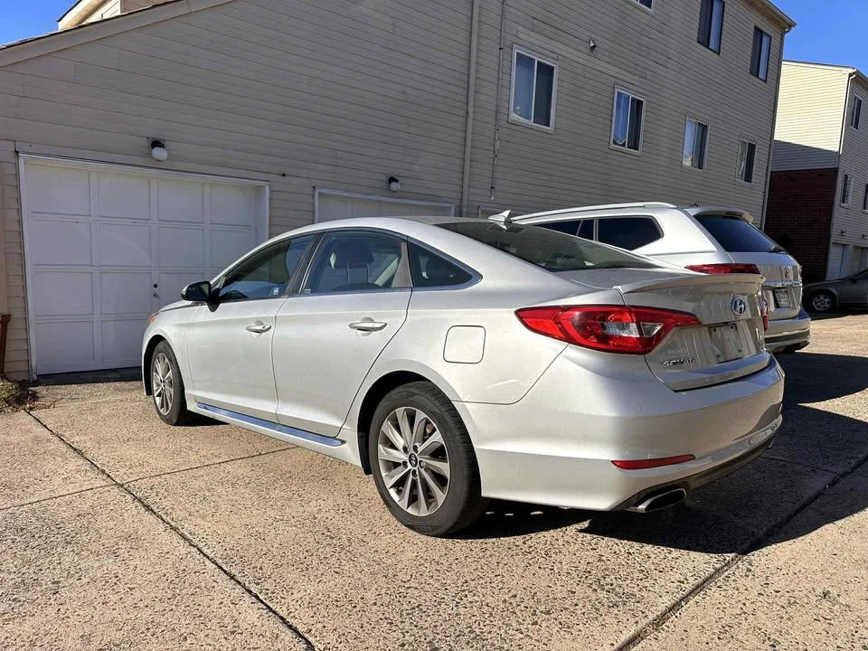 2015 Hyundai Sonata - Image 7 of 10