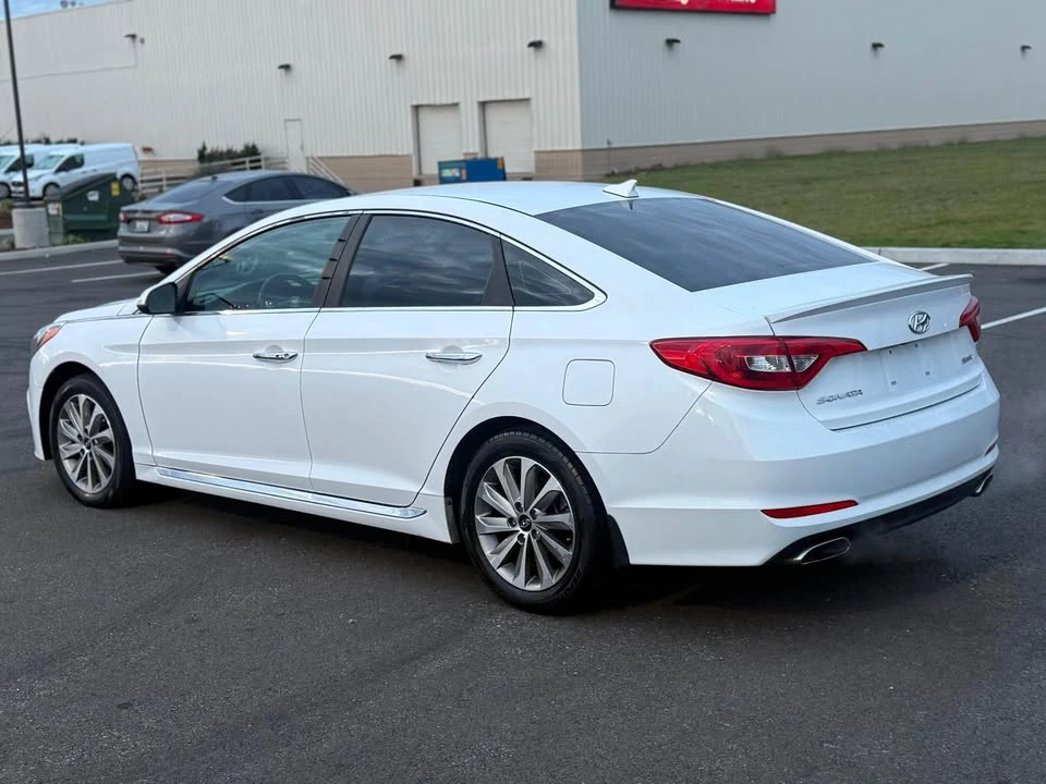 2015 Hyundai Sonata - Image 6 of 10