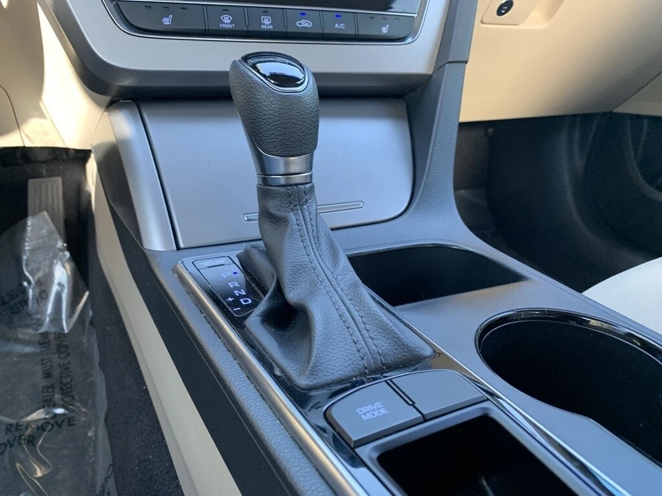 2015 Hyundai Sonata - Image 9 of 12