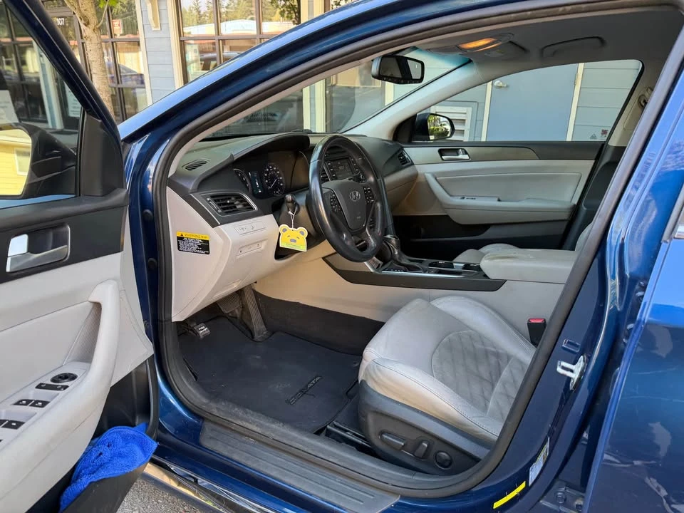 2015 Hyundai Sonata - Image 8 of 9