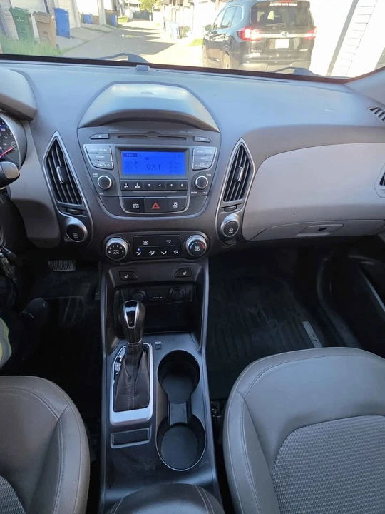 2015 Hyundai Tucson - Image 2 of 8