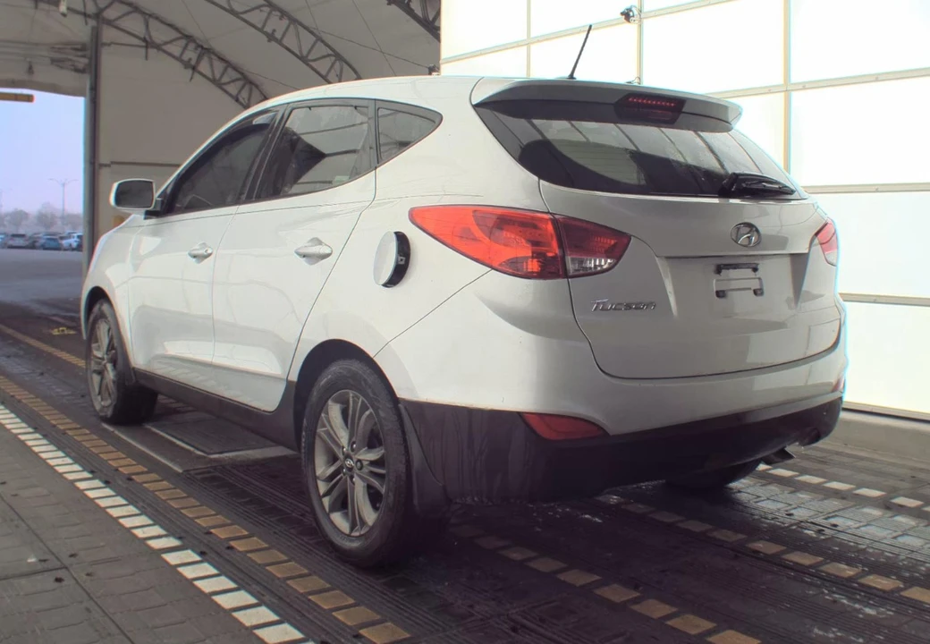2015 Hyundai Tucson - Image 2 of 12
