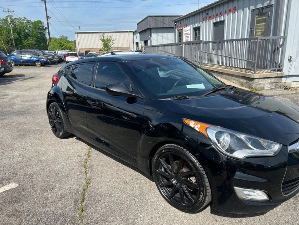 2015 Hyundai Veloster - Image 2 of 11