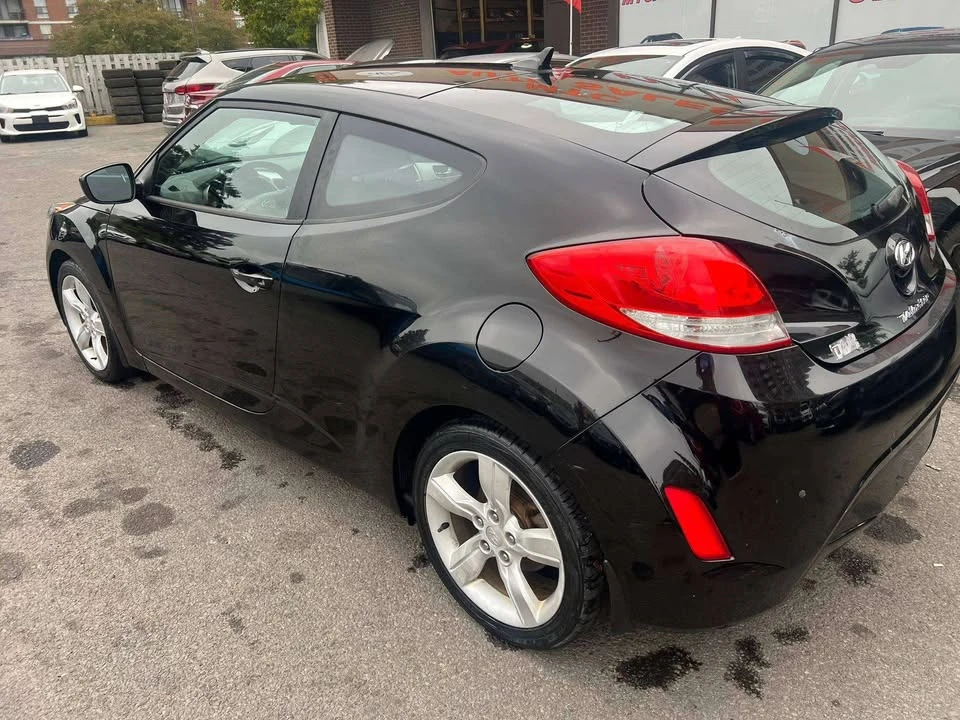 2015 Hyundai Veloster - Image 10 of 19