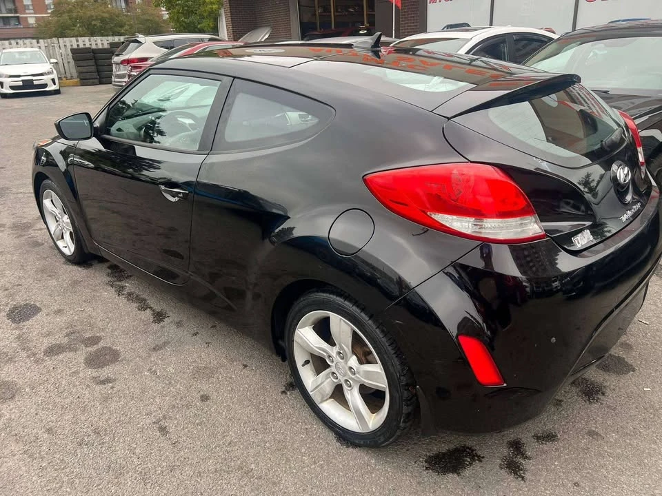 2015 Hyundai Veloster - Image 10 of 20