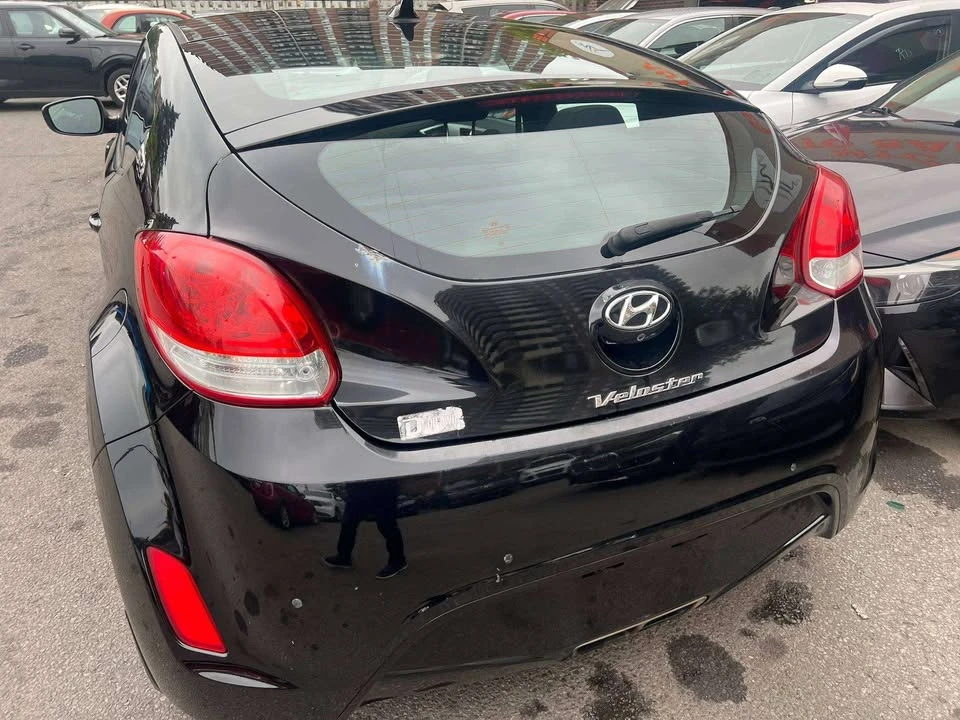 2015 Hyundai Veloster - Image 13 of 19