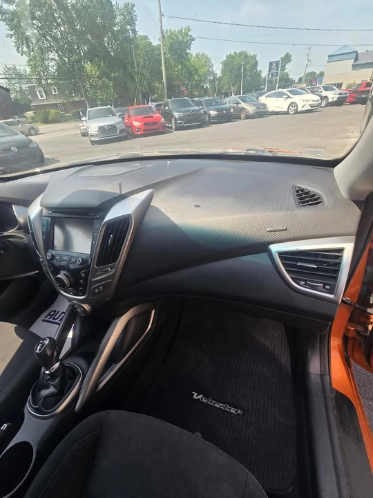 2015 Hyundai Veloster - Image 7 of 9