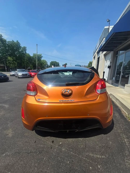 2015 Hyundai Veloster - Image 5 of 9