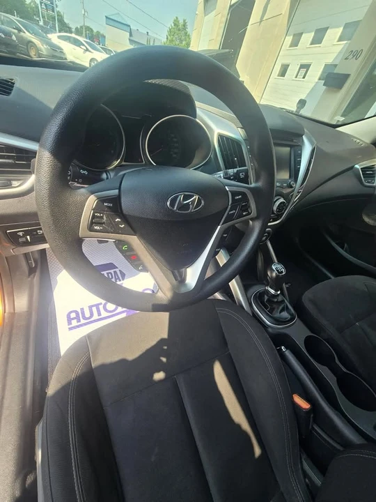 2015 Hyundai Veloster - Image 6 of 9