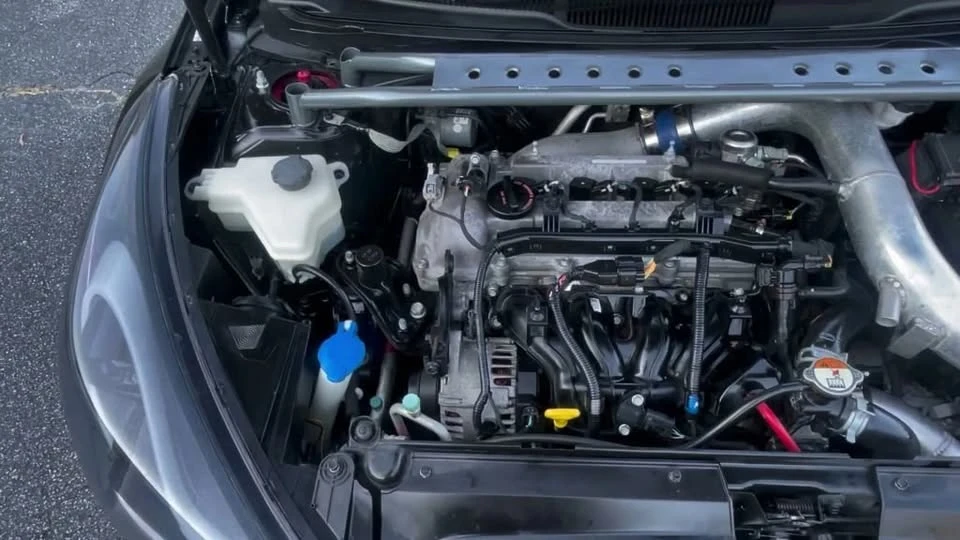 2015 Hyundai Veloster - Image 9 of 18