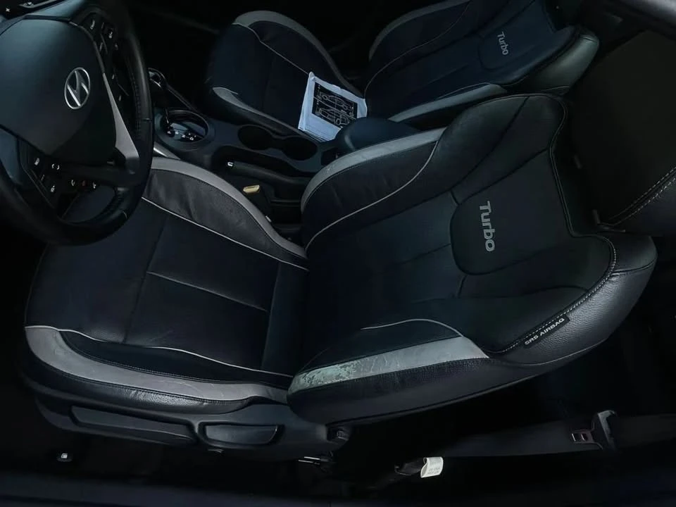 2015 Hyundai Veloster - Image 13 of 18
