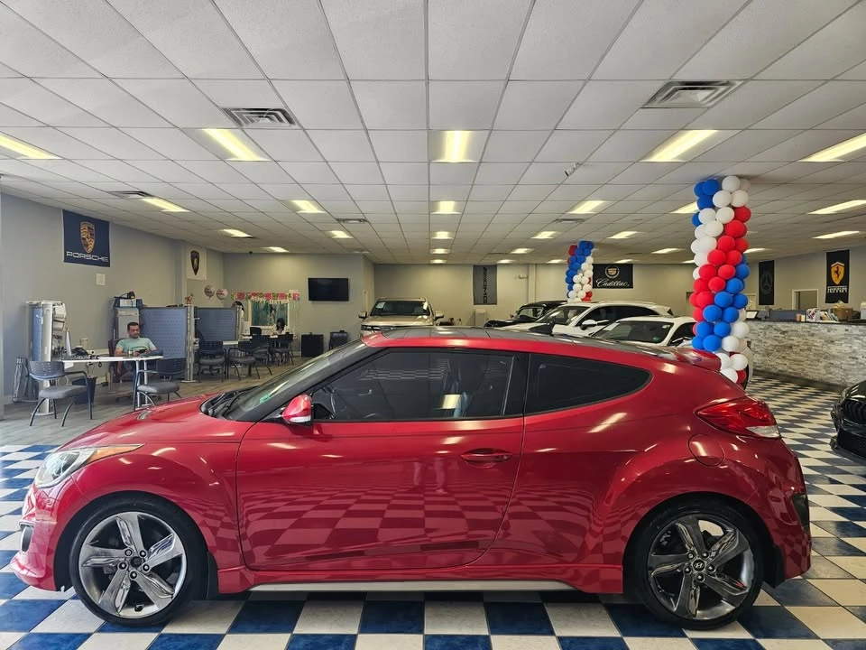 2015 Hyundai Veloster - Image 2 of 12