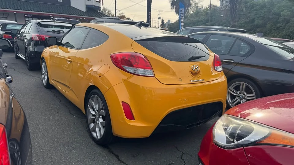 2015 Hyundai Veloster - Image 14 of 16