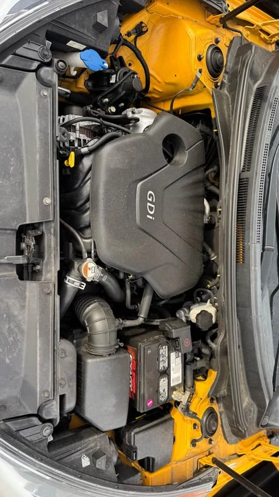 2015 Hyundai Veloster - Image 12 of 16
