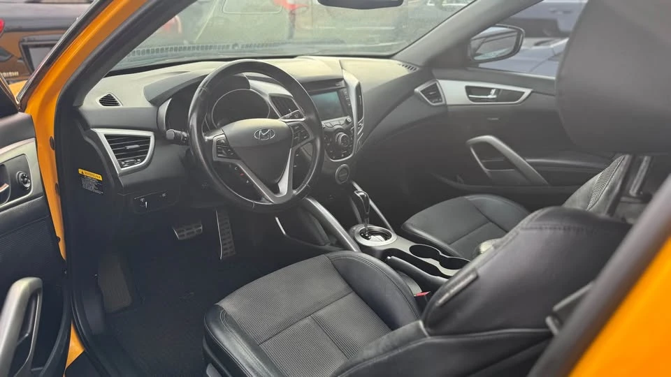 2015 Hyundai Veloster - Image 2 of 16