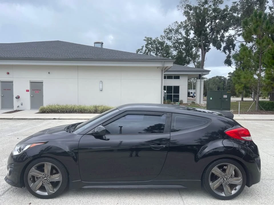 2015 Hyundai Veloster - Image 2 of 10