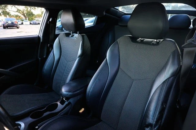 2015 Hyundai Veloster - Image 2 of 12
