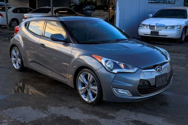 2015 Hyundai Veloster - Image 9 of 12
