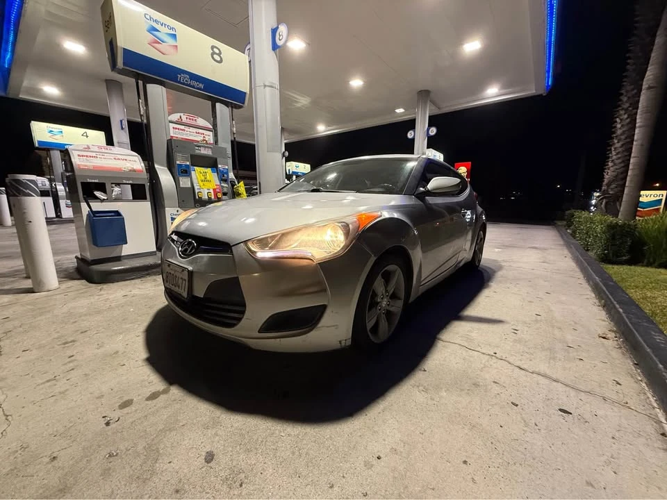 2015 Hyundai Veloster - Image 2 of 7